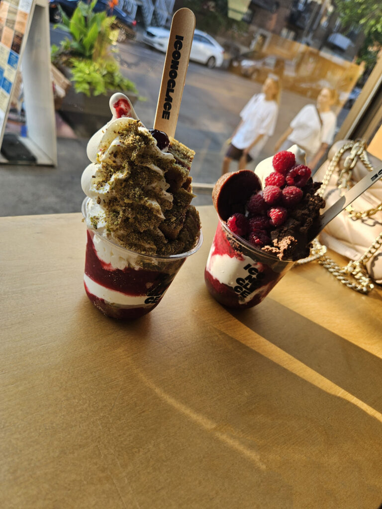 2 ice creams in cups